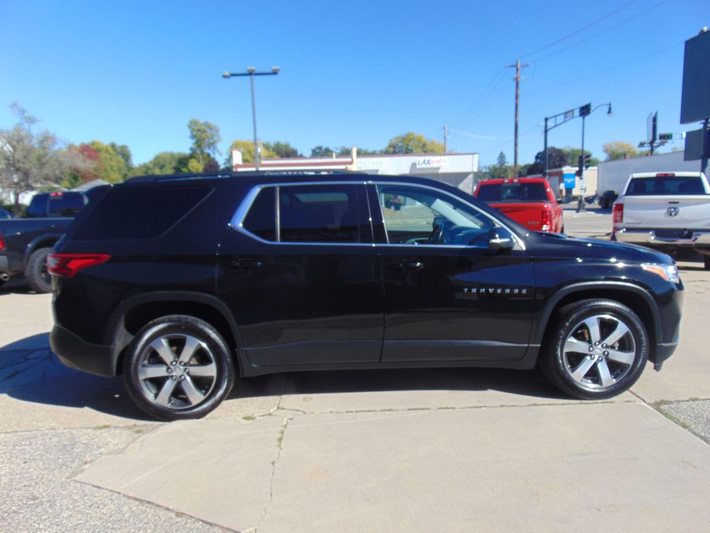 Photo 4 of this CHEVROLET TRAVERSE 3LT