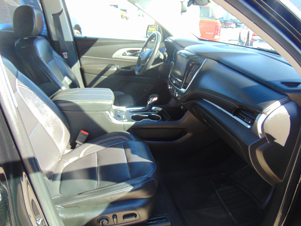 Photo 11 of this CHEVROLET TRAVERSE 3LT
