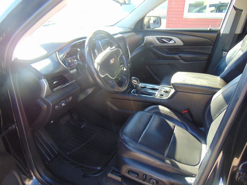 Photo 12 of this CHEVROLET TRAVERSE 3LT