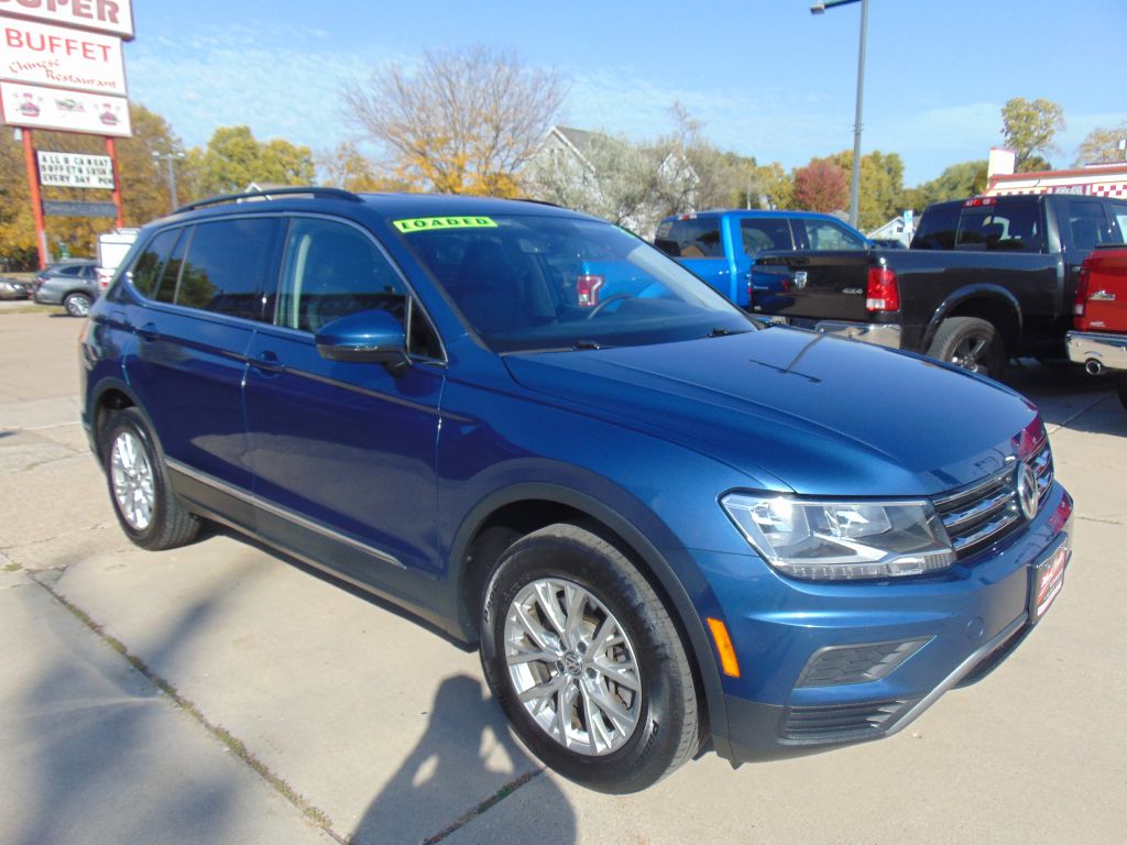 Photo 3 of this VOLKSWAGEN TIGUAN SE