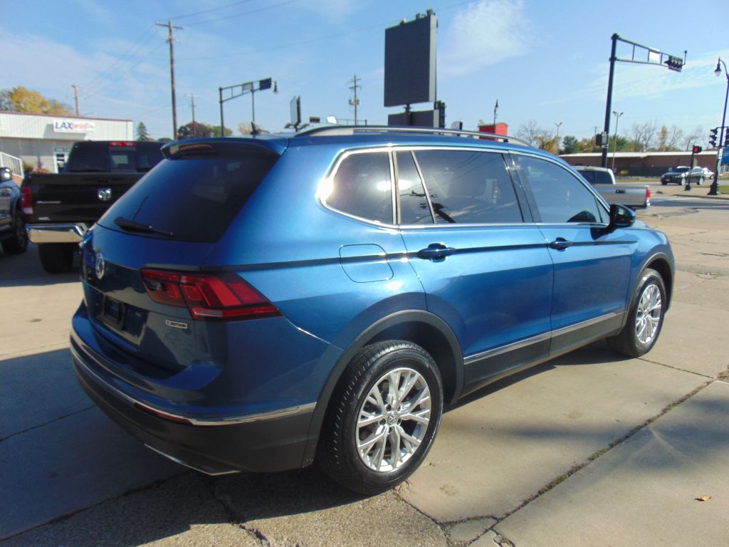 Photo 5 of this VOLKSWAGEN TIGUAN SE