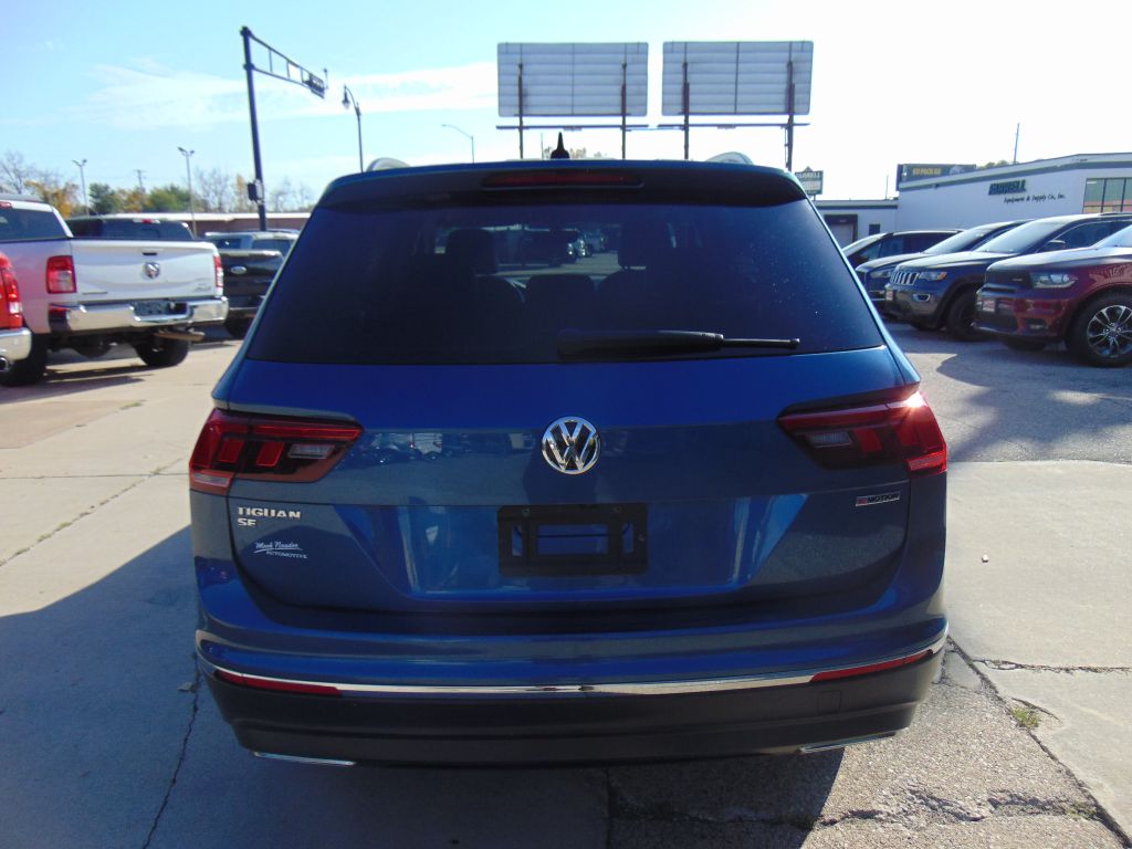 Photo 6 of this VOLKSWAGEN TIGUAN SE