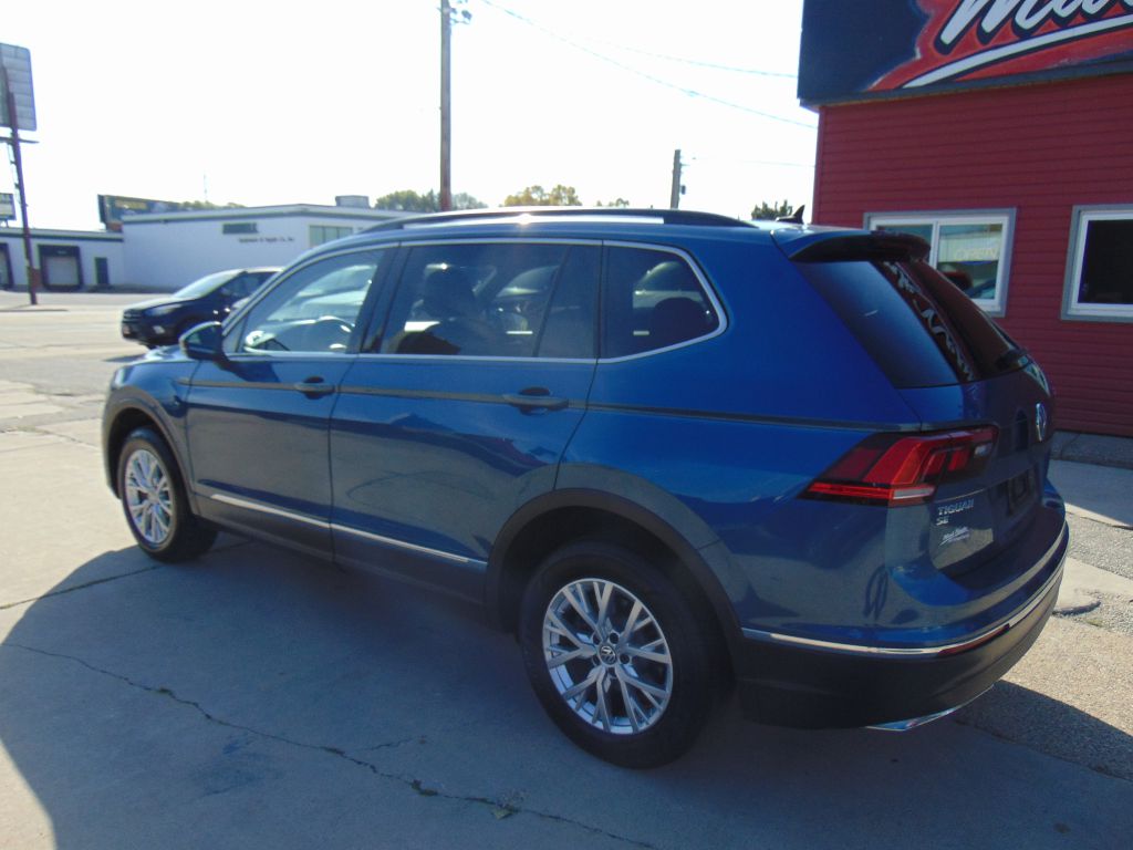 Photo 7 of this VOLKSWAGEN TIGUAN SE