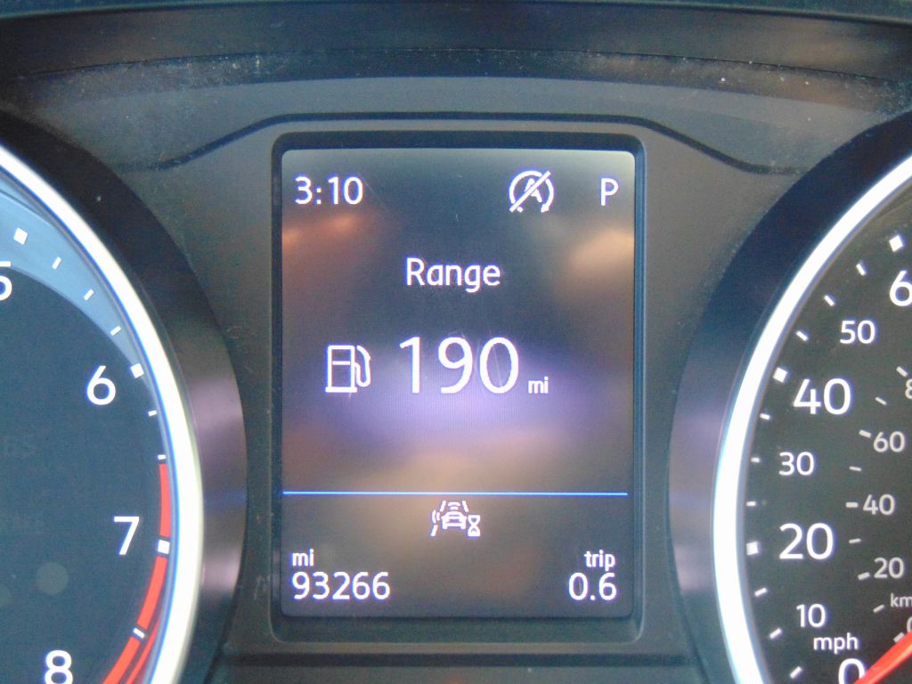 Photo 14 of this VOLKSWAGEN TIGUAN SE