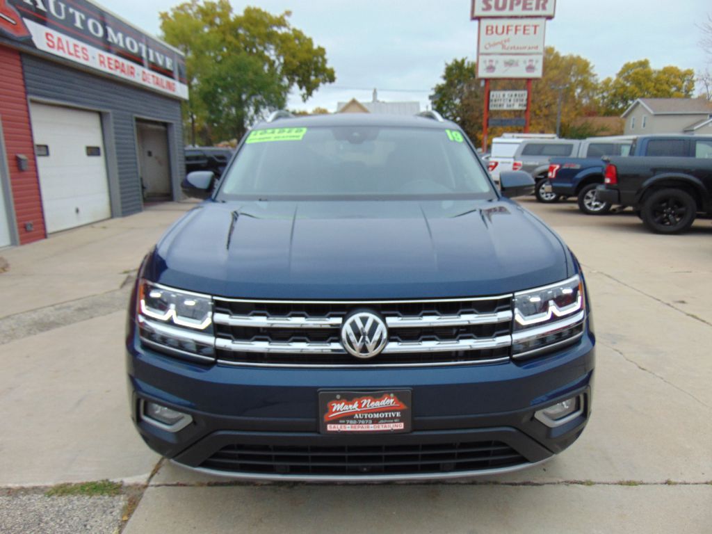Photo 2 of this VOLKSWAGEN ATLAS SEL