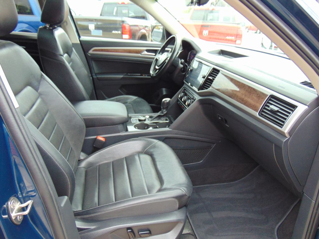 Photo 11 of this VOLKSWAGEN ATLAS SEL