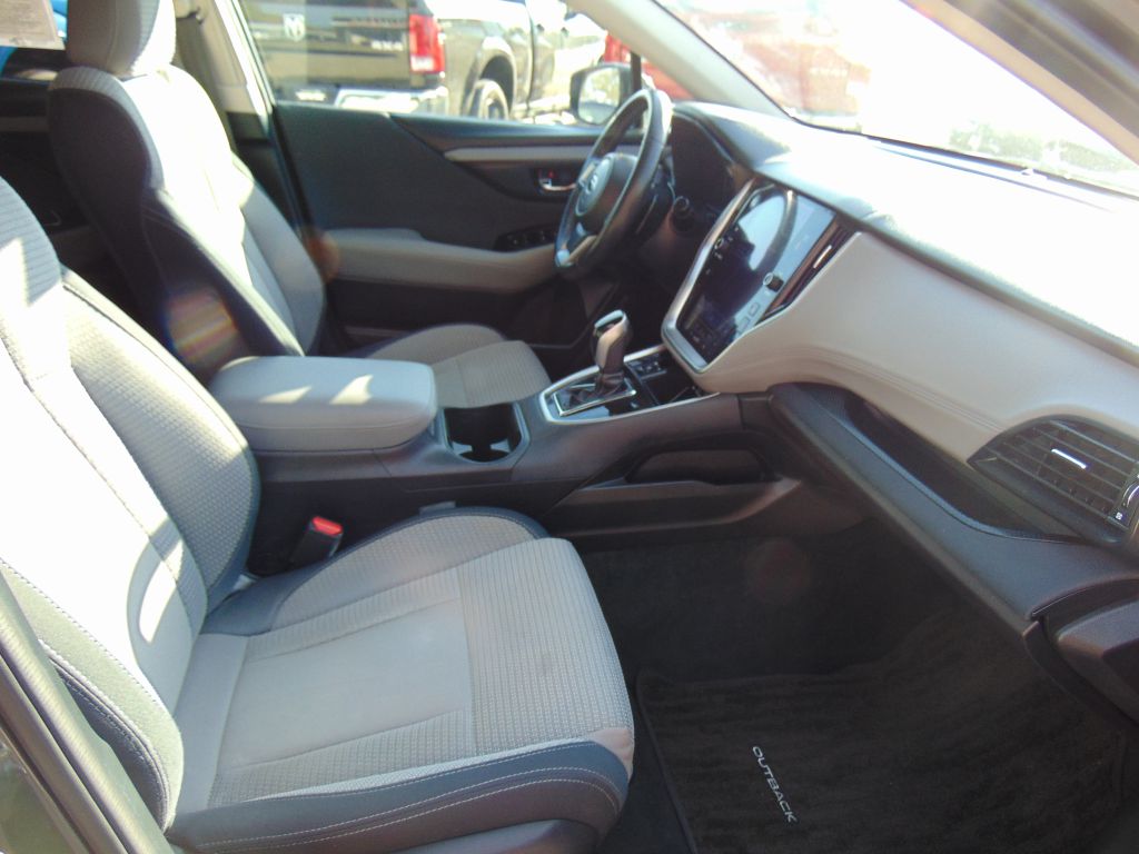 Photo 10 of this SUBARU OUTBACK PREMIUM