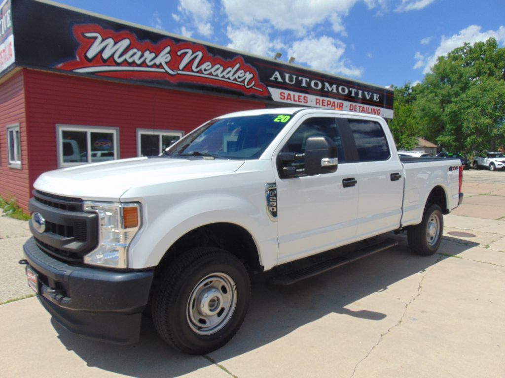 White 2020 Ford F-250 Super Duty XL Crew Cab 4WD Pickup Truck Four-Wheel Drive Automatic