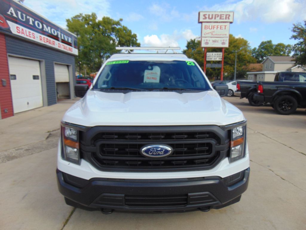 Photo 2 of this FORD F150 XL