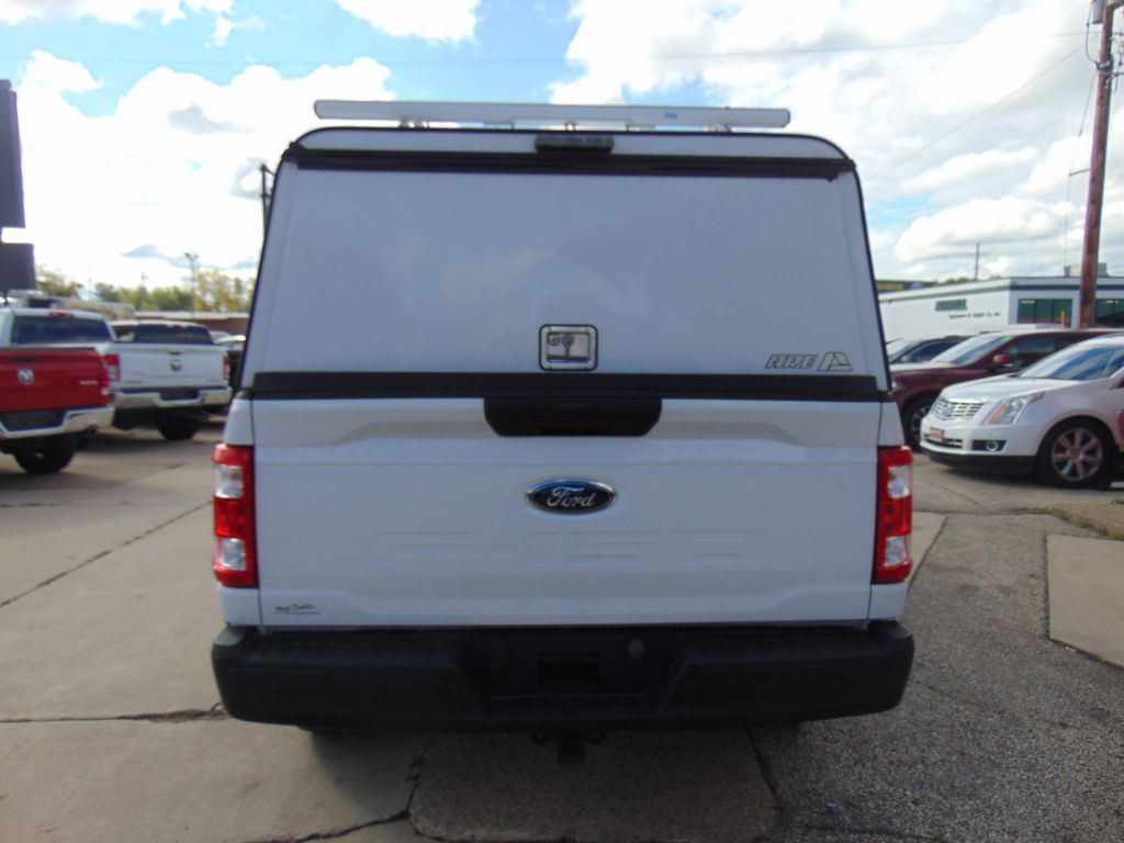 Photo 6 of this FORD F150 XL