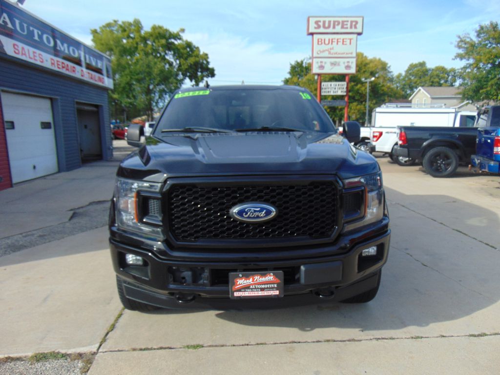 Photo 2 of this FORD F150 XLT SPORT