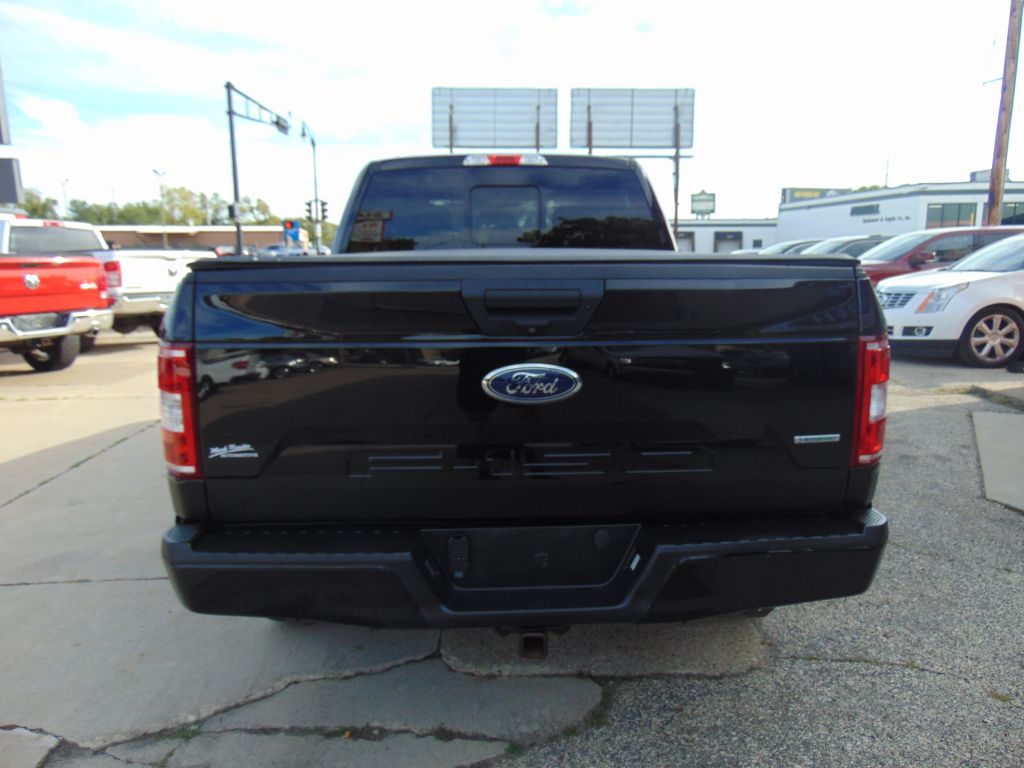 Photo 6 of this FORD F150 XLT SPORT