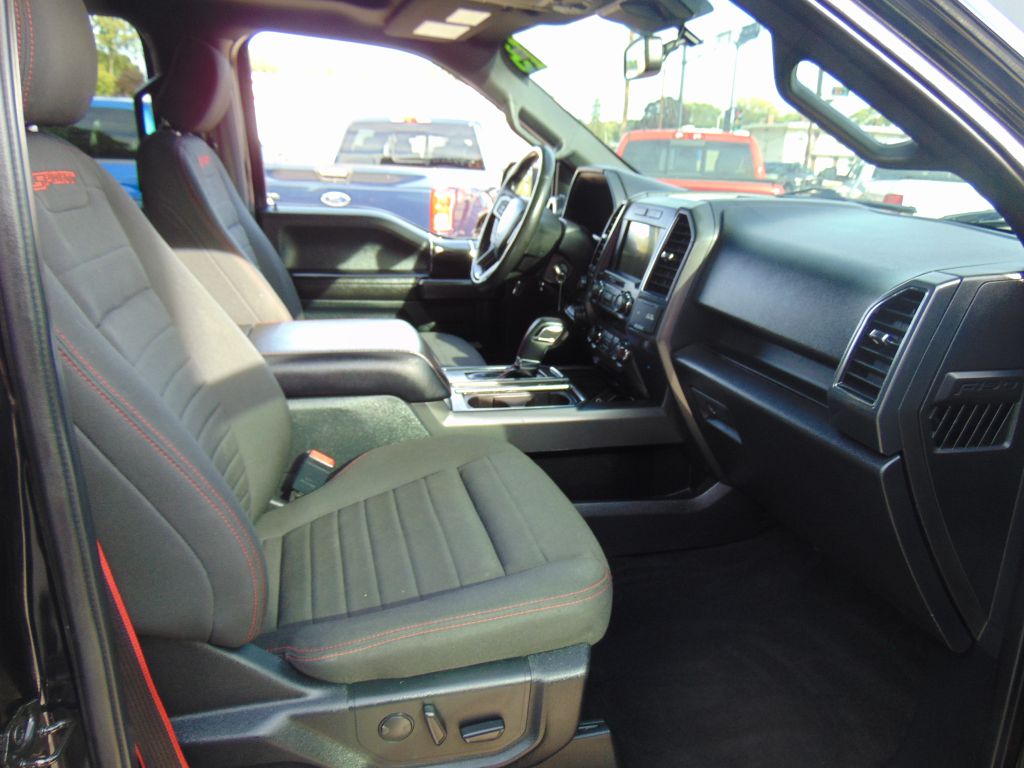 Photo 10 of this FORD F150 XLT SPORT