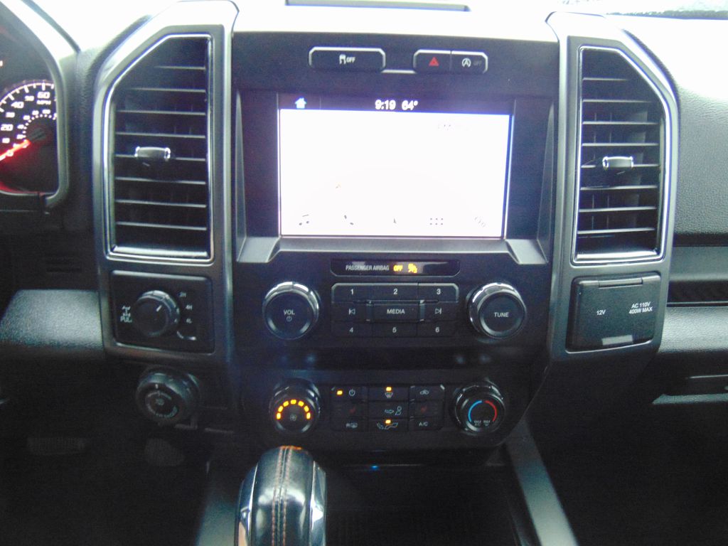 Photo 13 of this FORD F150 XLT SPORT