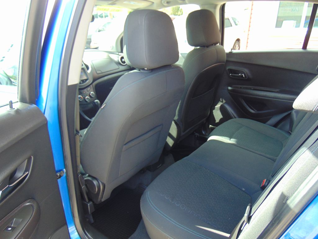 Photo 9 of this CHEVROLET TRAX LS