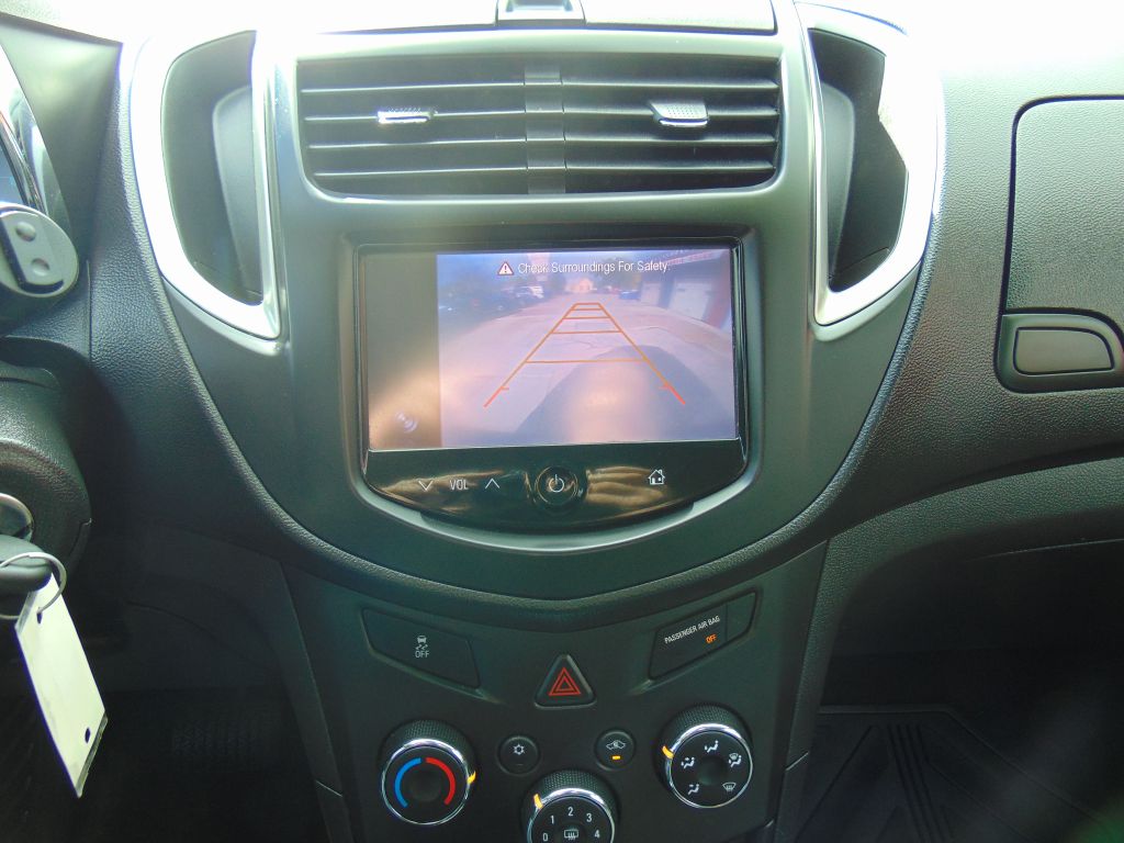 Photo 14 of this CHEVROLET TRAX LS