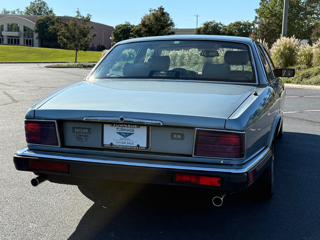 Photo 13 of this JAGUAR XJ6