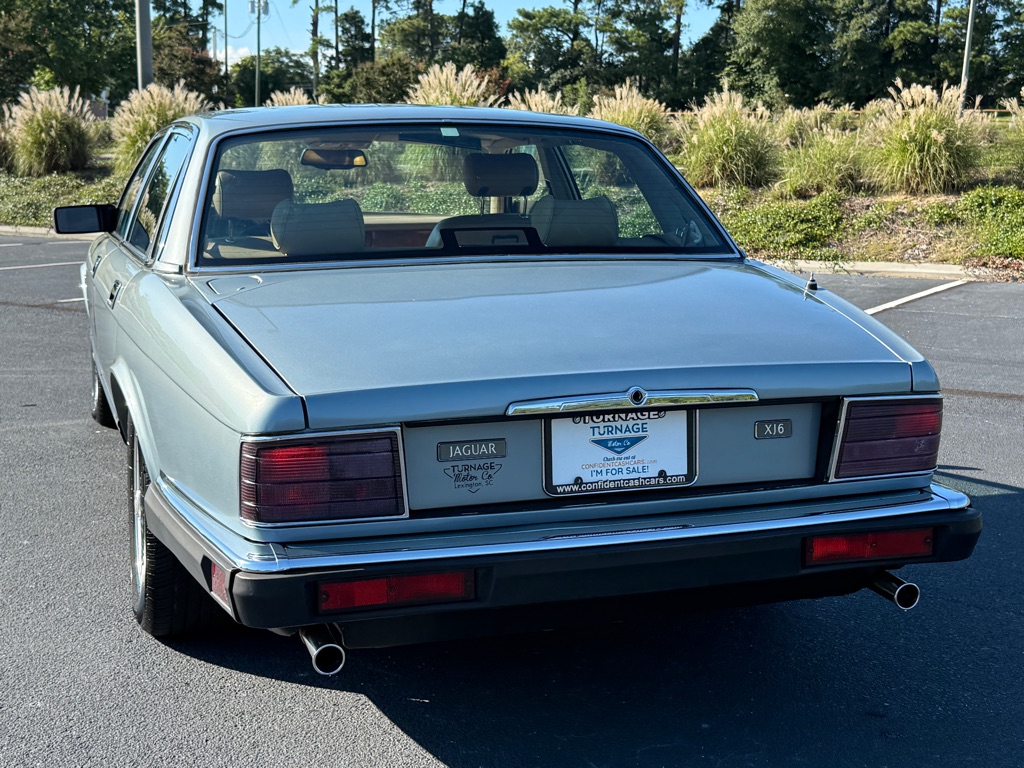 Photo 14 of this JAGUAR XJ6
