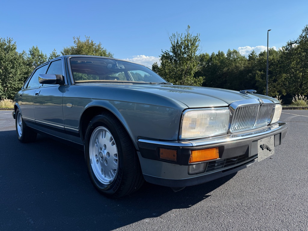 Photo 21 of this JAGUAR XJ6