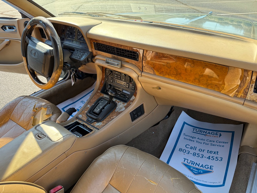 Photo 37 of this JAGUAR XJ6