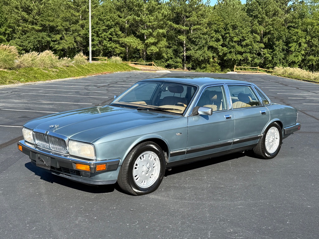 Photo 3 of this JAGUAR XJ6