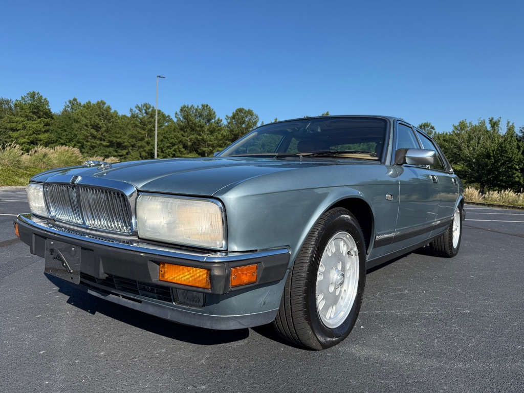 Photo 20 of this JAGUAR XJ6