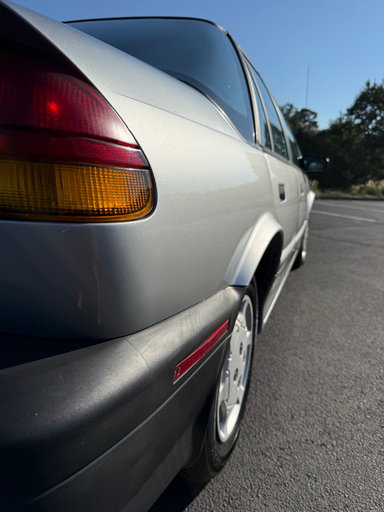 Photo 33 of this SATURN SL1