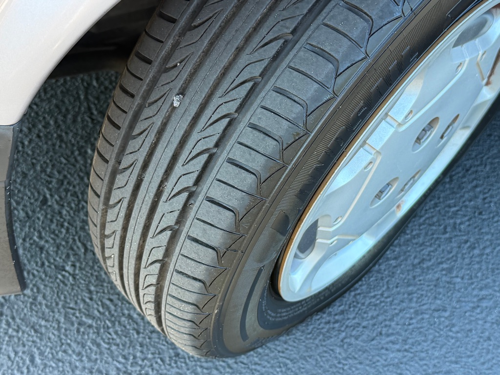 Photo 8 of this SATURN SL1