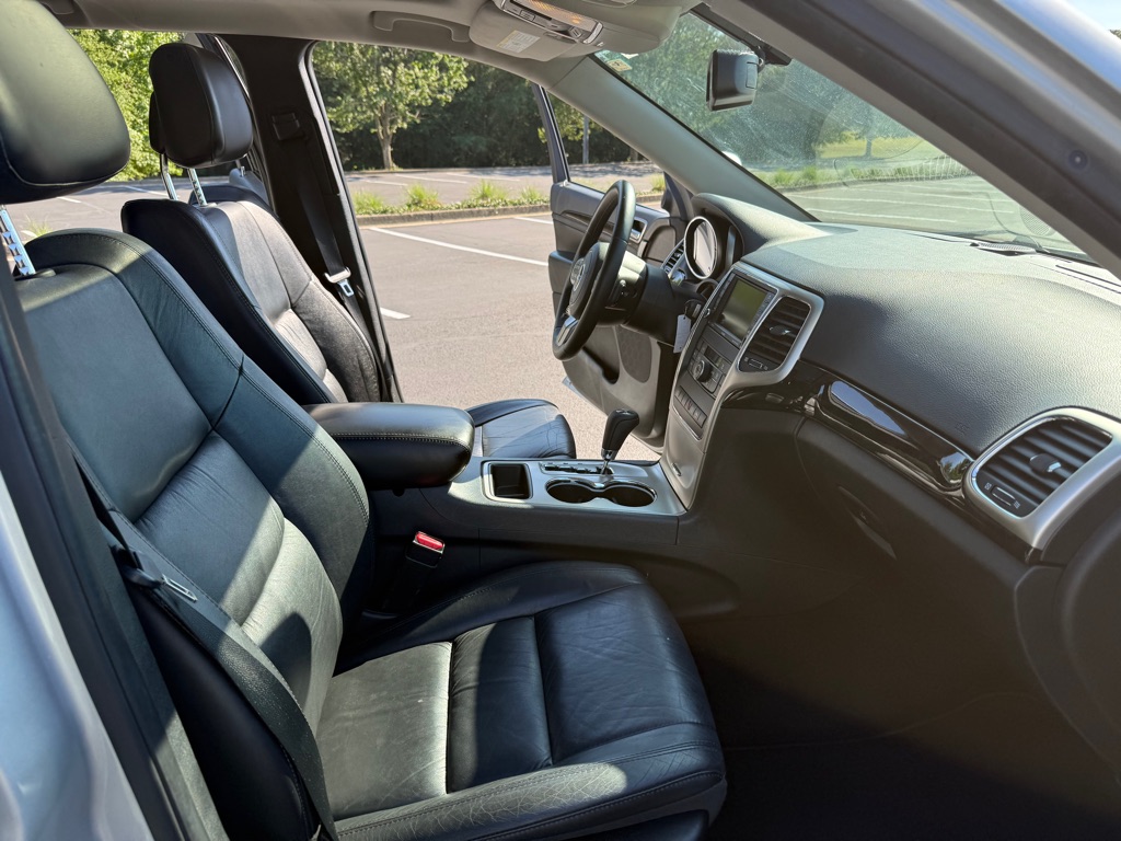 Photo 14 of this JEEP GRAND CHEROKEE
