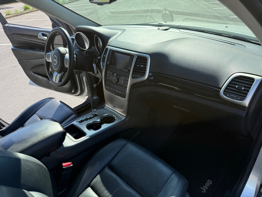 Photo 15 of this JEEP GRAND CHEROKEE