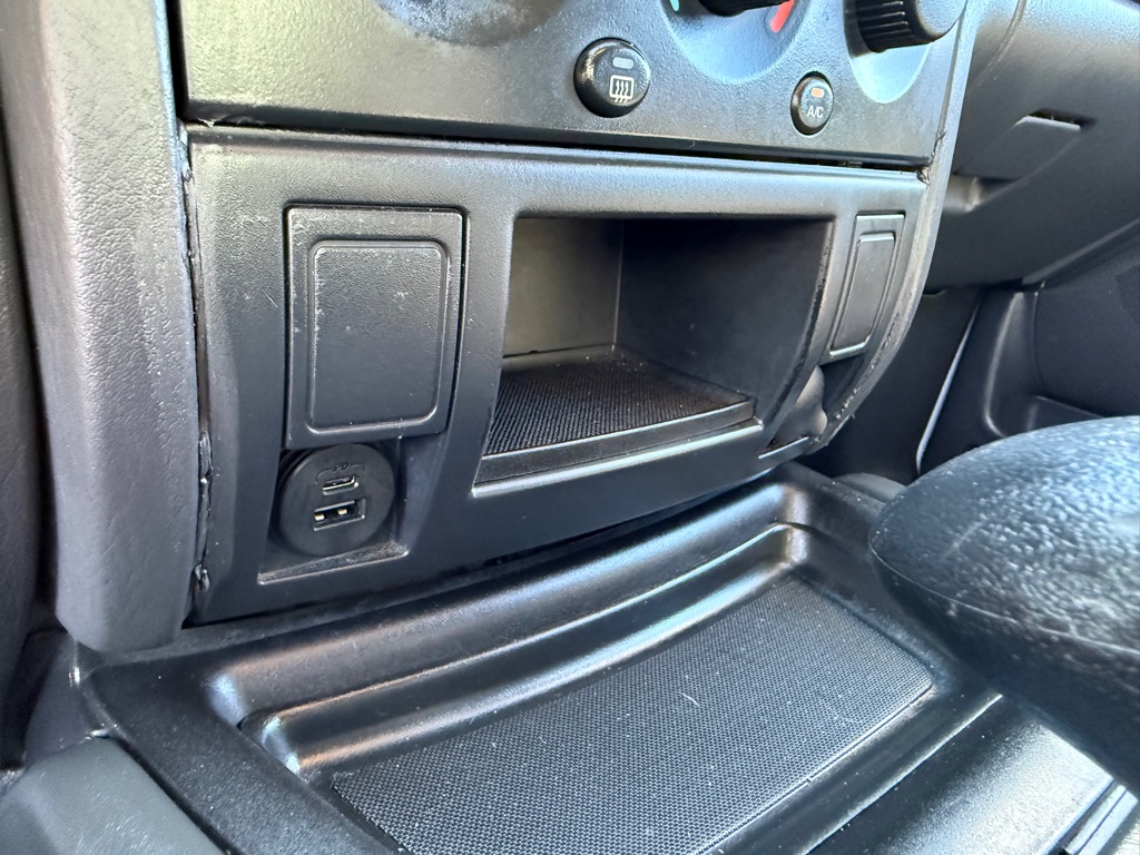 Photo 24 of this JEEP GRAND CHEROKEE