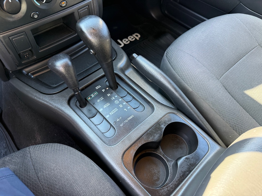 Photo 23 of this JEEP GRAND CHEROKEE