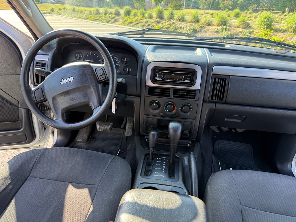 Photo 13 of this JEEP GRAND CHEROKEE