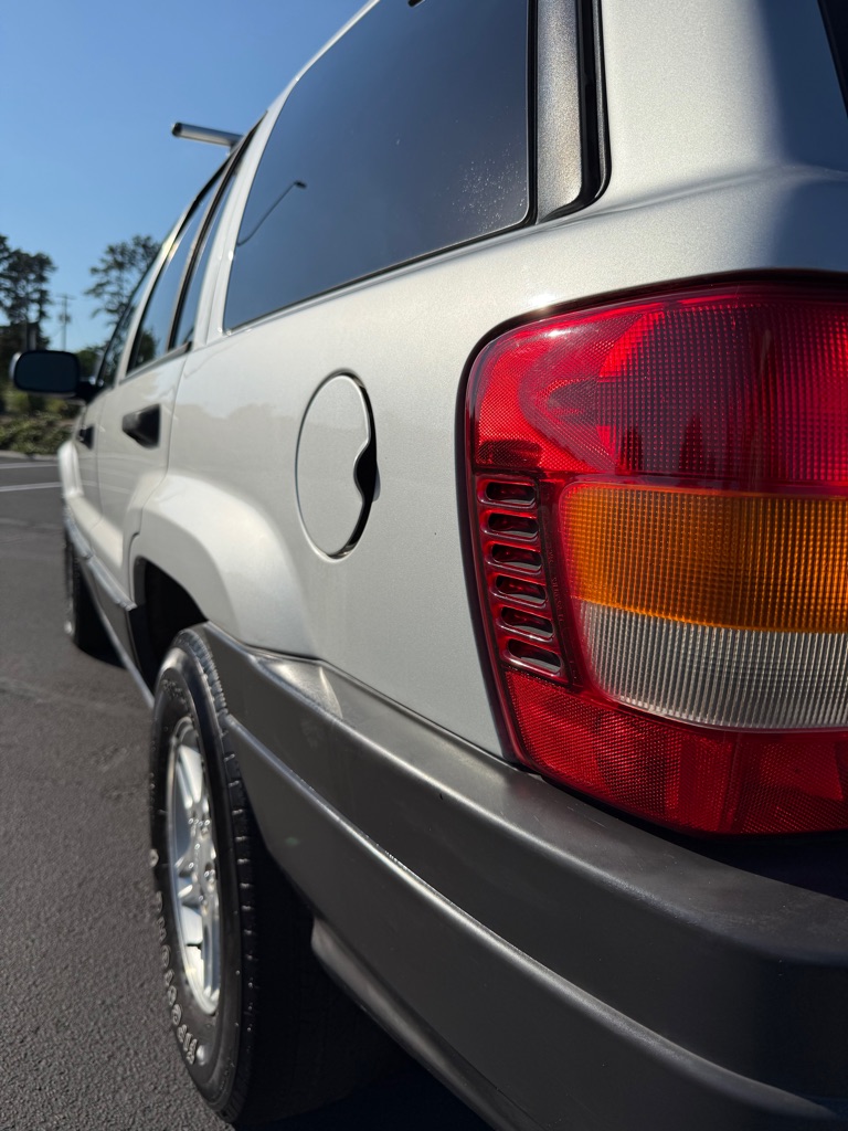 Photo 37 of this JEEP GRAND CHEROKEE
