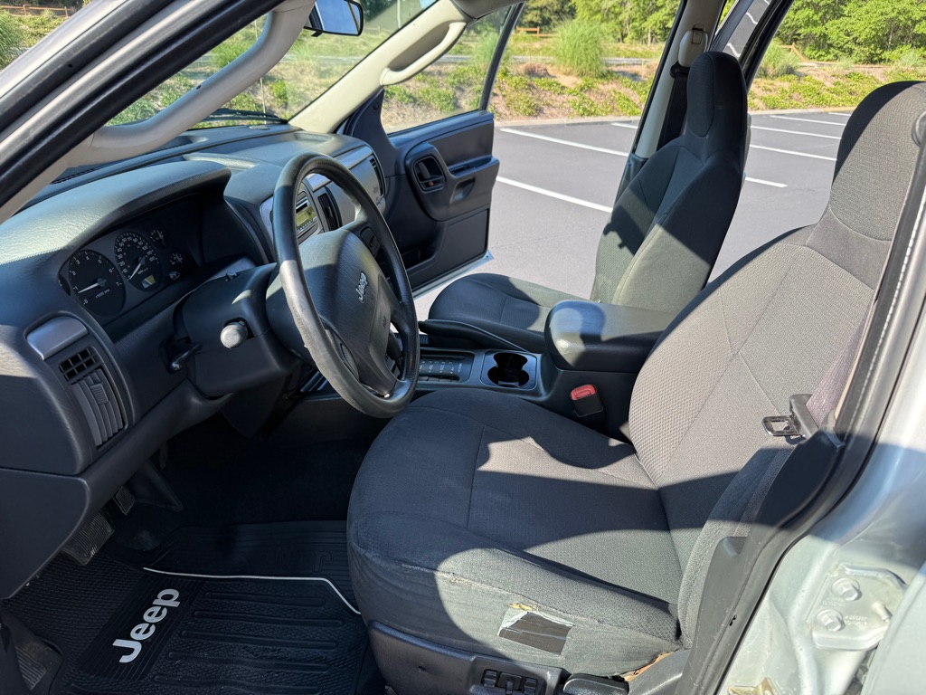 Photo 11 of this JEEP GRAND CHEROKEE