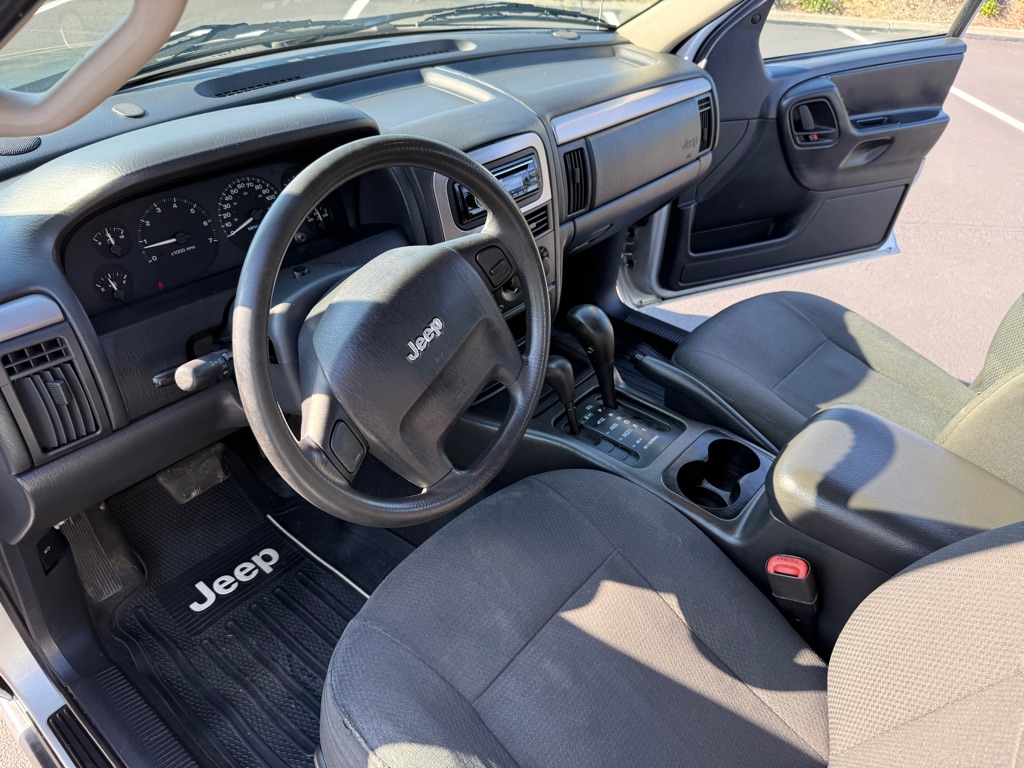 Photo 12 of this JEEP GRAND CHEROKEE
