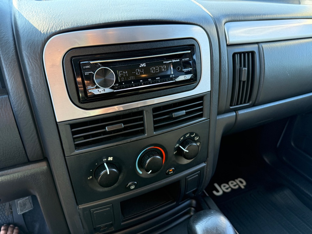 Photo 22 of this JEEP GRAND CHEROKEE