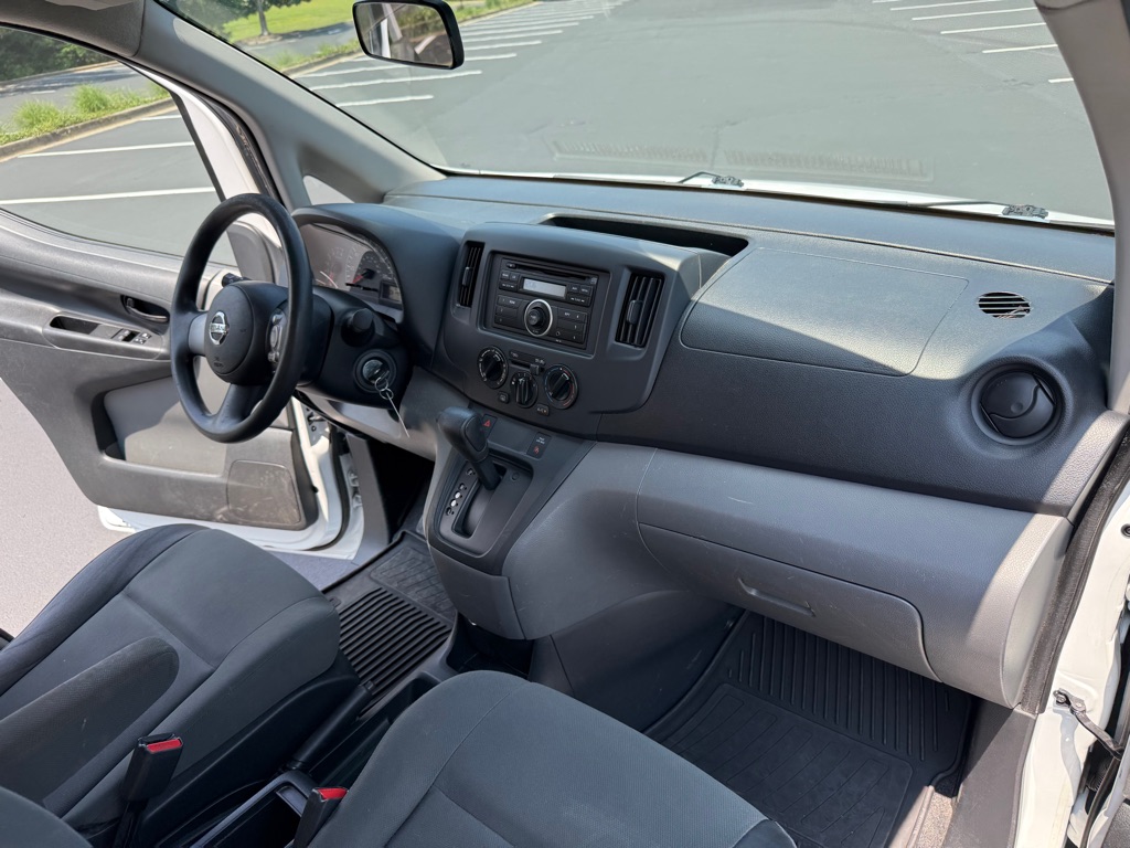 Photo 16 of this NISSAN NV200