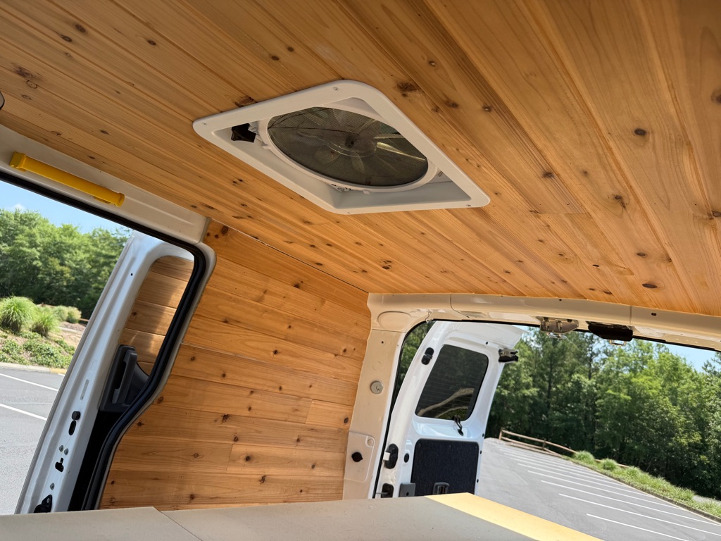 Photo 21 of this NISSAN NV200