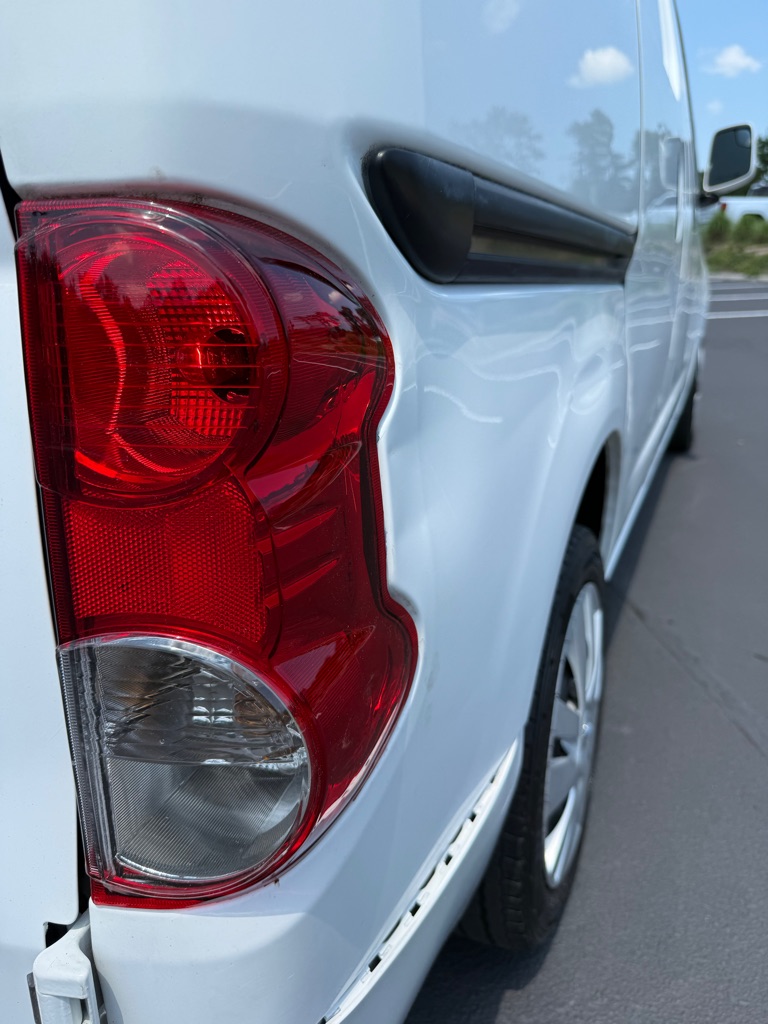 Photo 35 of this NISSAN NV200