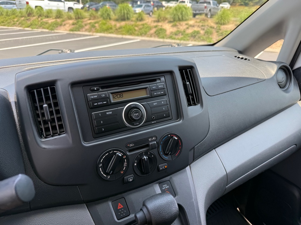 Photo 25 of this NISSAN NV200