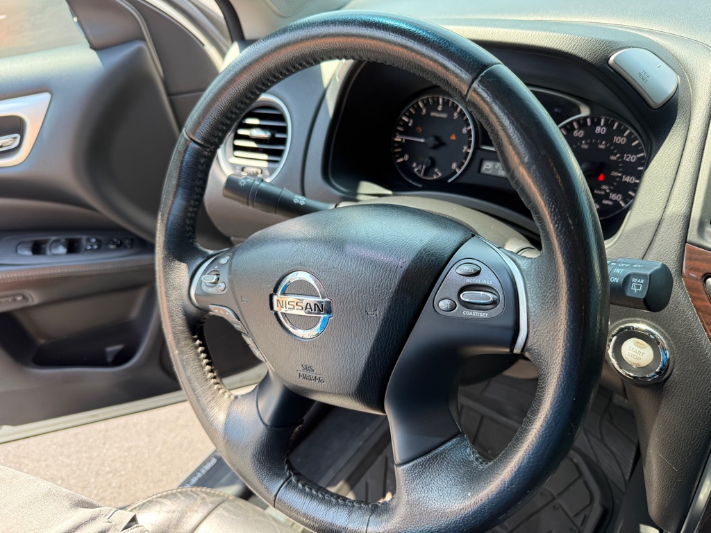 Photo 31 of this NISSAN PATHFINDER