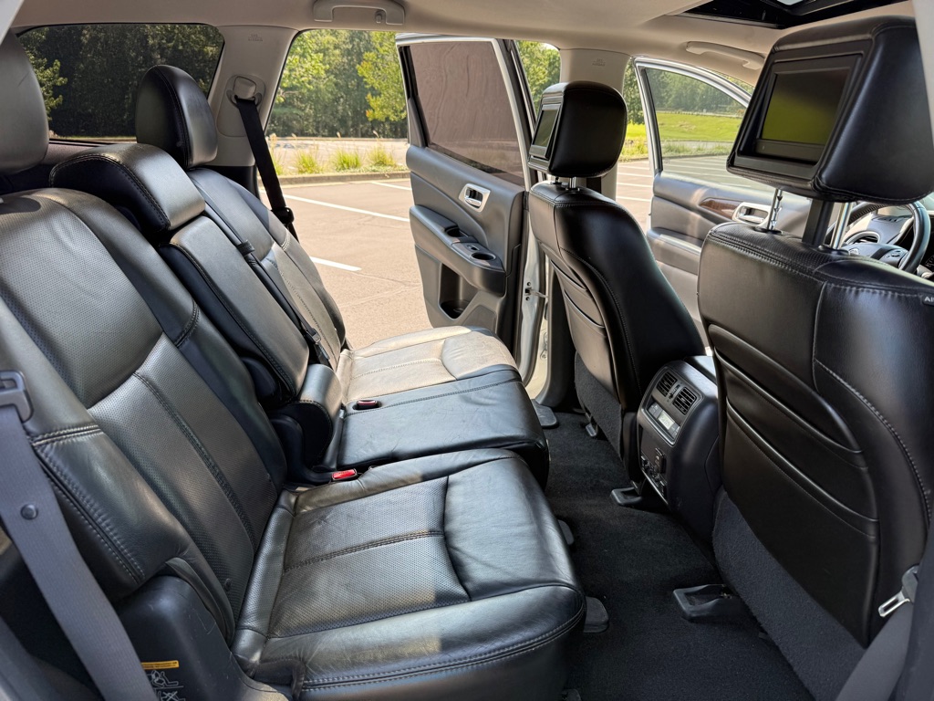 Photo 17 of this NISSAN PATHFINDER