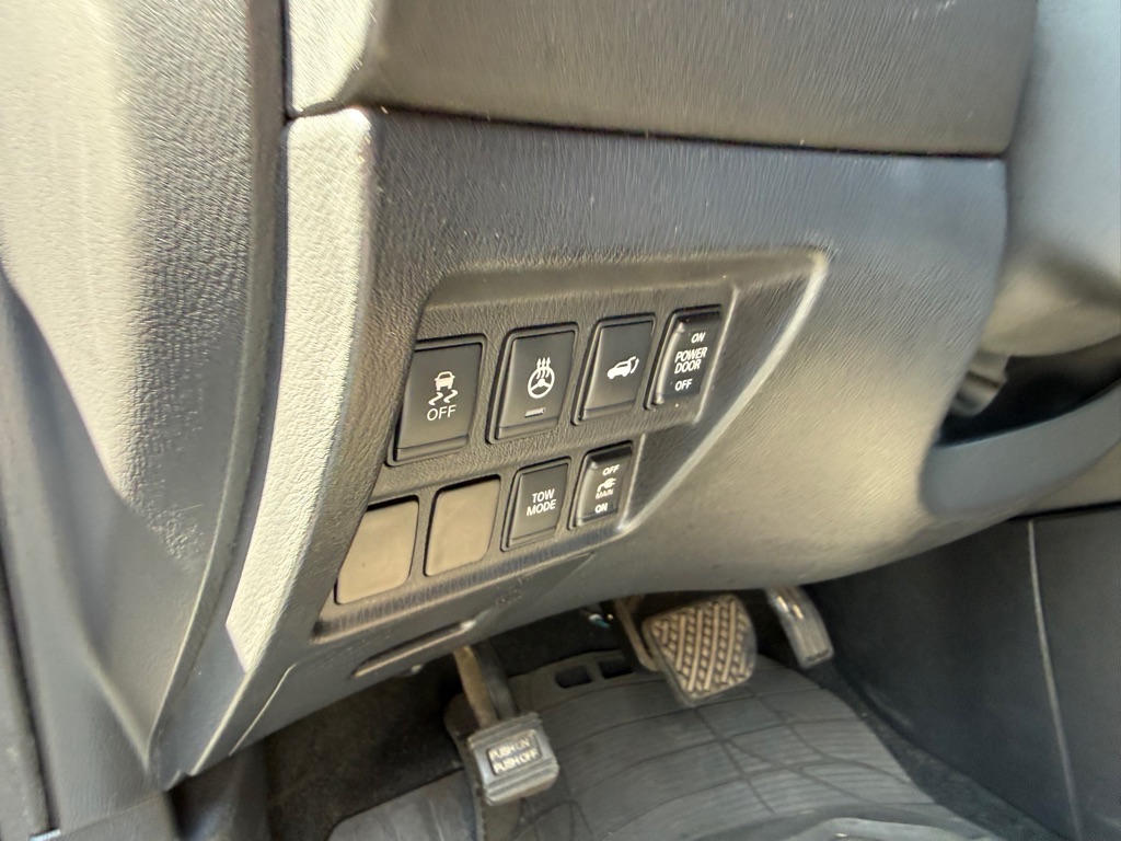 Photo 33 of this NISSAN PATHFINDER