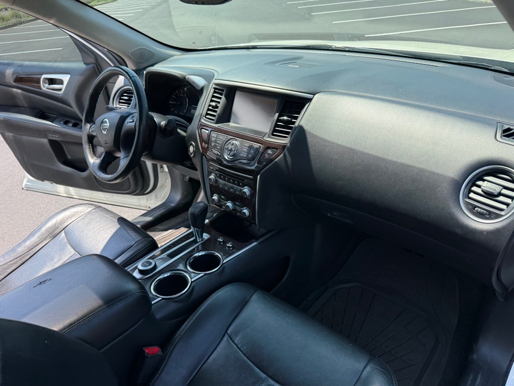 Photo 16 of this NISSAN PATHFINDER