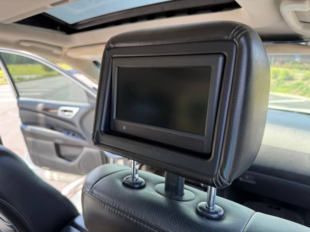 Photo 19 of this NISSAN PATHFINDER