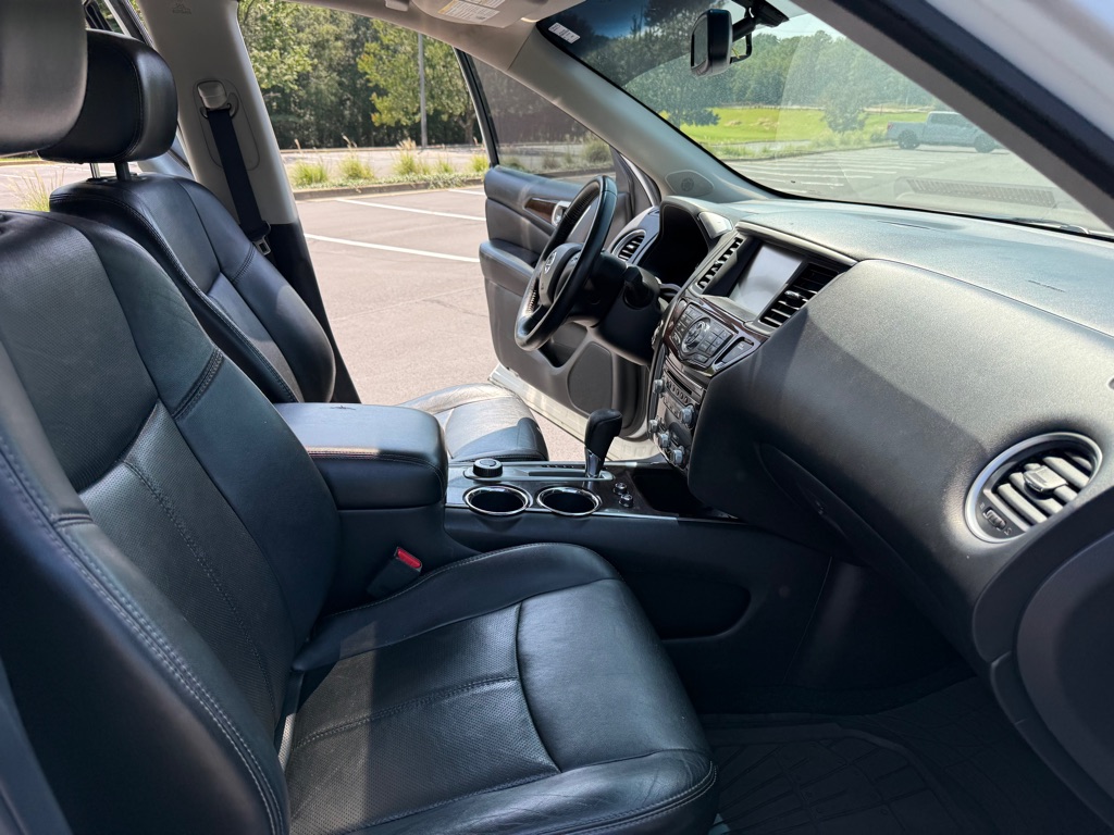 Photo 15 of this NISSAN PATHFINDER