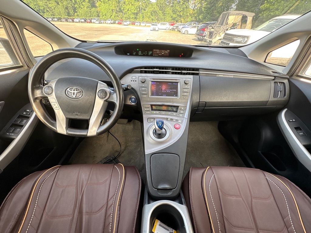 Photo 9 of this TOYOTA PRIUS
