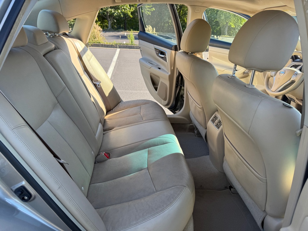 Photo 20 of this NISSAN ALTIMA