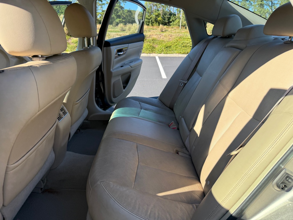Photo 22 of this NISSAN ALTIMA